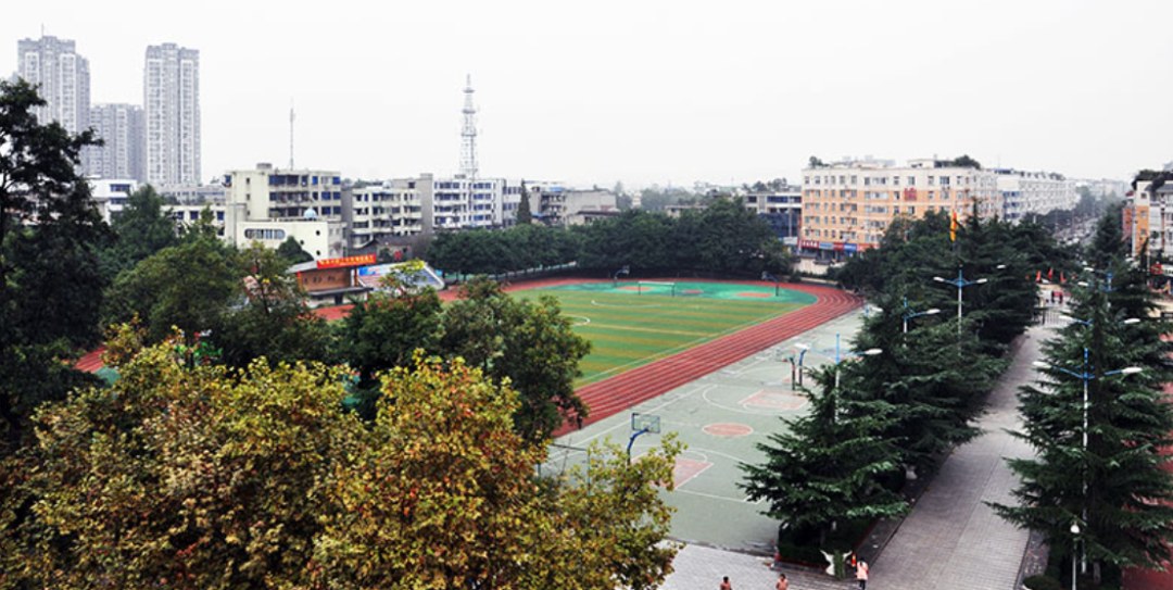 成都市中和中学校园航拍